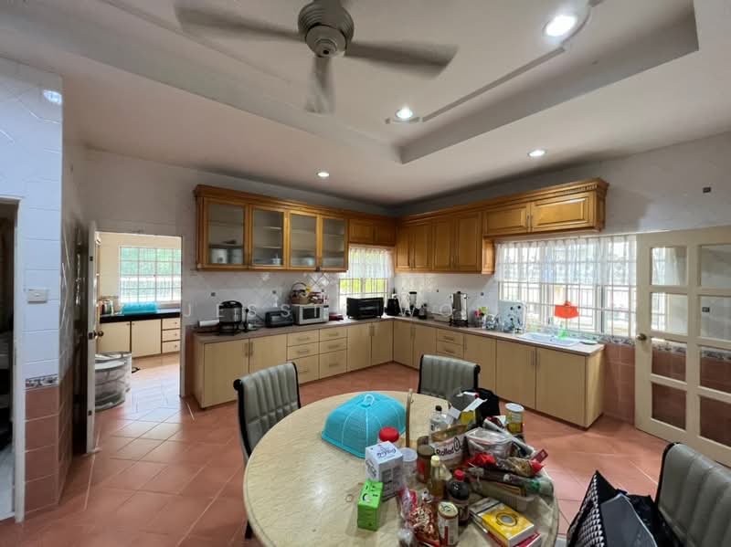 Bungalow for Sale in Bandar Country Homes (Rawang) - Jessie Wong - Kitchen - PropertyGuru.com.my