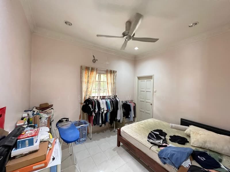 Bungalow for Sale in Bandar Country Homes (Rawang) - Jessie Wong - Bedroom - PropertyGuru.com.my