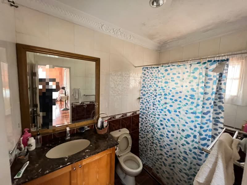 Bungalow for Sale in Bandar Country Homes (Rawang) - Jessie Wong - Bathroom - PropertyGuru.com.my