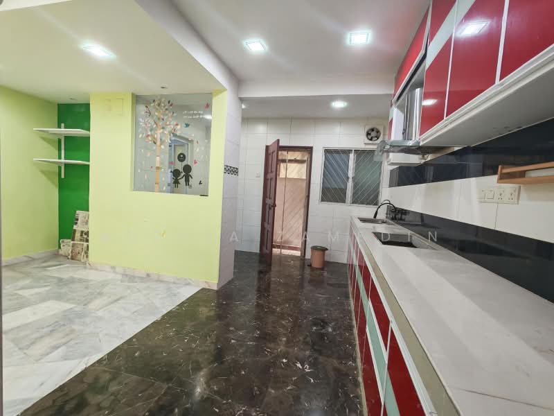 2-storey Terraced House for Sale in Seksyen 2 Wangsa Maju (Wangsa Maju) - Adzura Zamedin - Kitchen - PropertyGuru.com.my