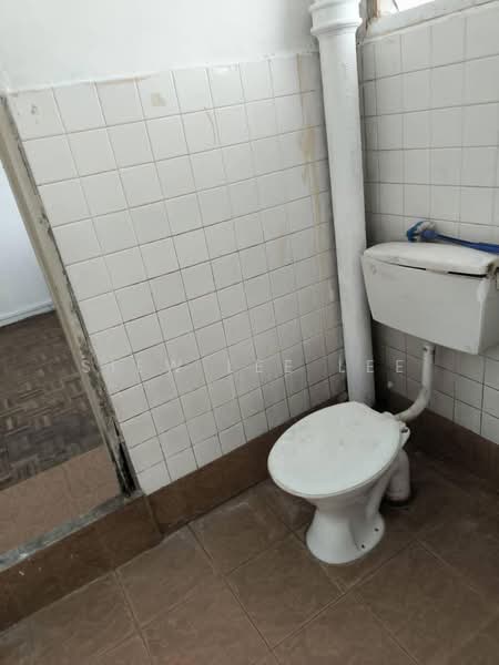 Rumah Teres 2 Tingkat untuk Dijual di Seksyen 17 (Petaling Jaya) - Siew Lee Lee - Bathroom - PropertyGuru.com.my