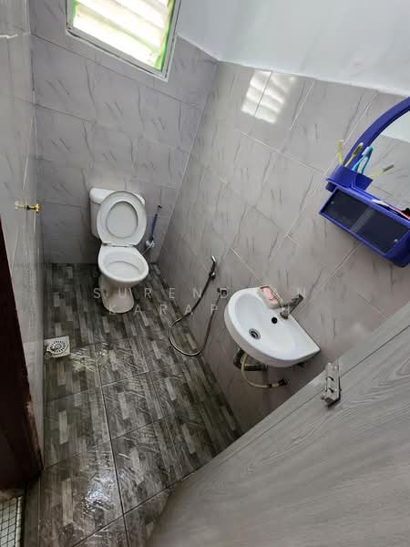 Rumah Teres 1 Tingkat untuk Dijual di Taman Emas (Kapar) - Surendran Karapiah - Bathroom - PropertyGuru.com.my
