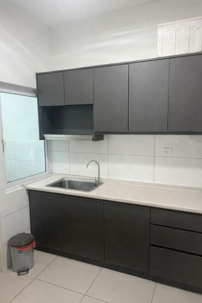 Kondominium untuk Disewa di The Holmes 1 - Earon Chong - Kitchen - PropertyGuru.com.my