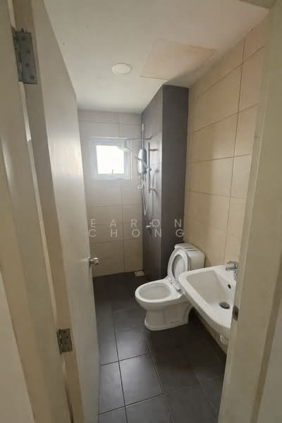 Kondominium untuk Disewa di The Holmes 1 - Earon Chong - Bathroom - PropertyGuru.com.my