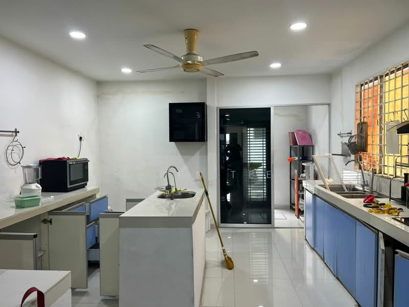 2-storey Terraced House for Rent in Taman Permata (Ulu Kelang) - Diren Tee - Kitchen - PropertyGuru.com.my