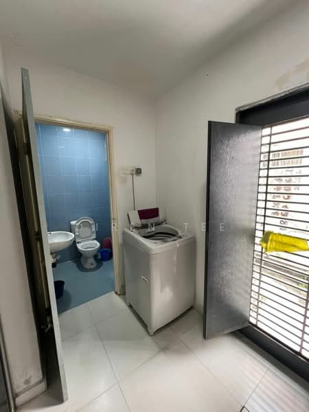 2-storey Terraced House for Rent in Taman Permata (Ulu Kelang) - Diren Tee - Bathroom - PropertyGuru.com.my