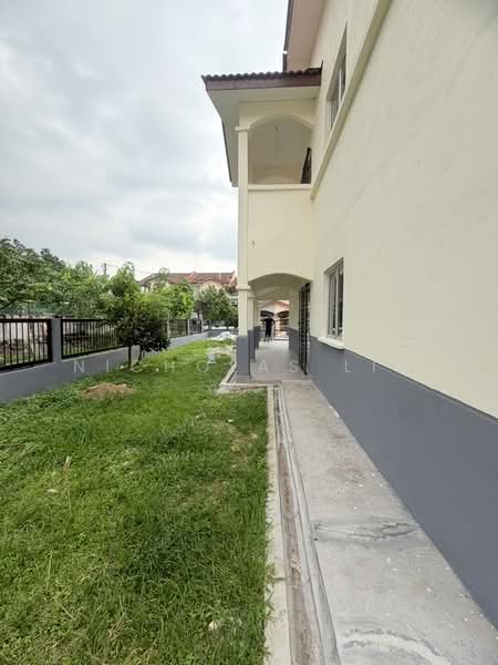 Terraced House for Sale in Bandar Putra Permai (Seri Kembangan) - Nicholas Lim - Exterior - PropertyGuru.com.my
