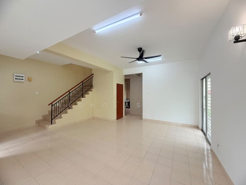 Terraced House for Sale in Bandar Putra Permai (Seri Kembangan) - Nicholas Lim - Living Room - PropertyGuru.com.my