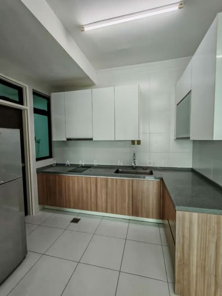 Service Residence for Rent at Sky Oasis Residence (Pangsapuri Oasis 1) - Jane Ngoi - Kitchen - PropertyGuru.com.my