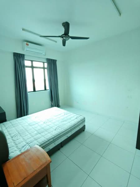 Service Residence for Rent at Sky Oasis Residence (Pangsapuri Oasis 1) - Jane Ngoi - Bedroom - PropertyGuru.com.my