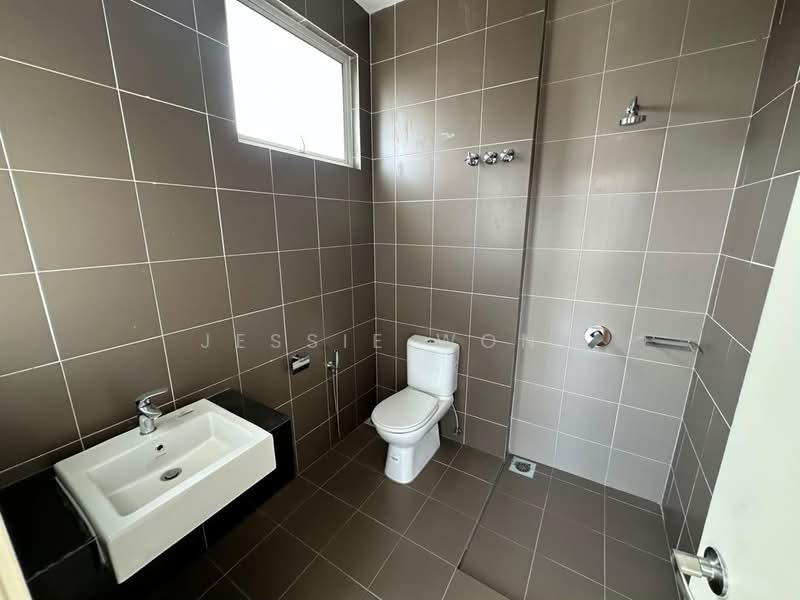 Semi-Detached House for Sale in Bandar Tasik Puteri (Rawang) - Jessie Wong - Bathroom - PropertyGuru.com.my