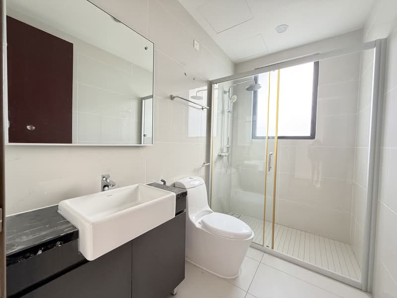 Kondominium untuk Dijual di Bay Point @ Country Garden Danga Bay - Zhiyi Lee - Bathroom - PropertyGuru.com.my