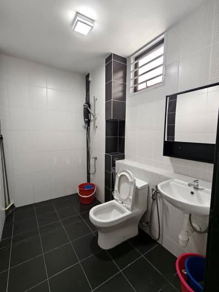 Apartment for Rent at Austin Regency (Pangsapuri Austin Perdana) - Teik Shen - Bathroom - PropertyGuru.com.my