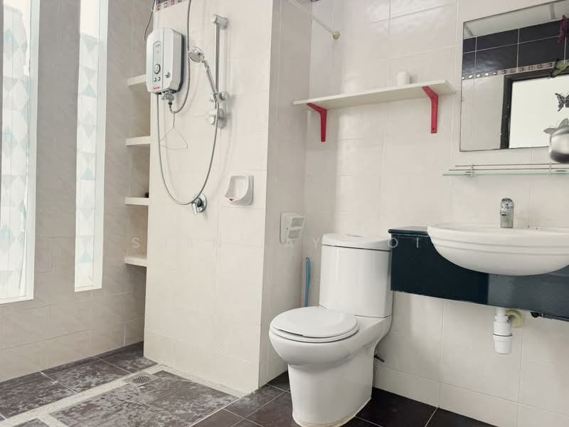 Townhouse for Sale in Tanjung Bungah (Penang) - Suan Lay Ooi - Bathroom - PropertyGuru.com.my