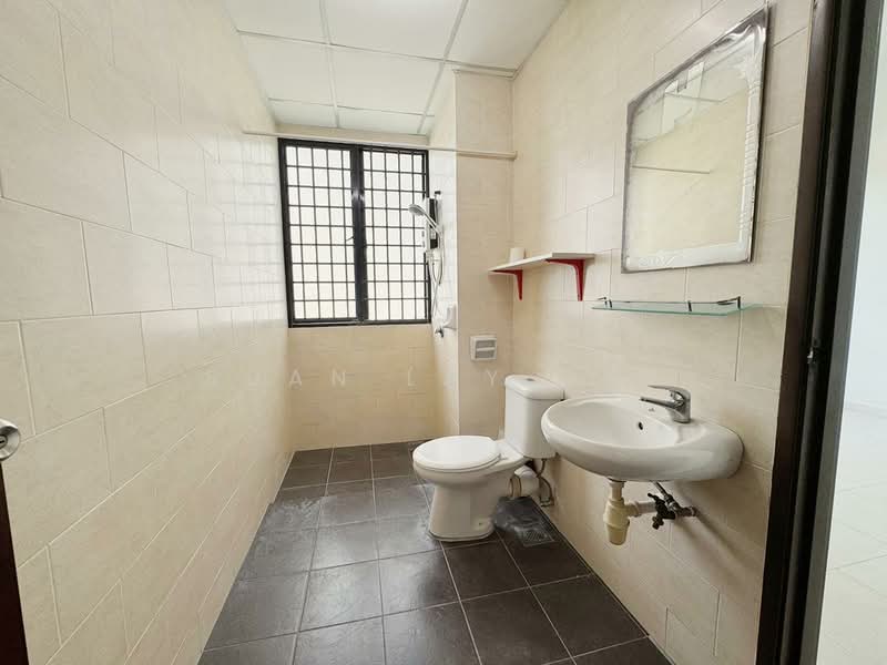 Townhouse for Sale in Tanjung Bungah (Penang) - Suan Lay Ooi - Bathroom - PropertyGuru.com.my