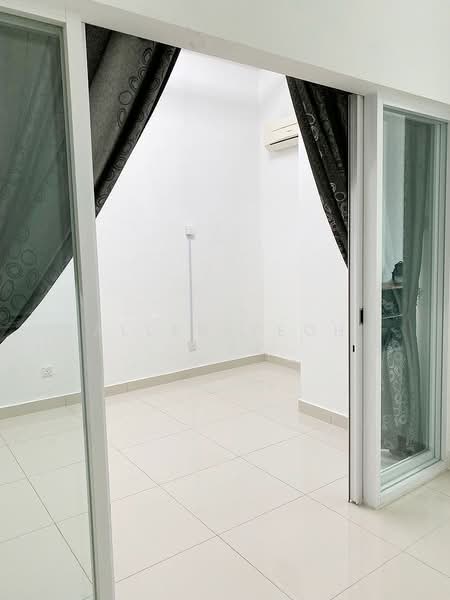 Service Residence for Sale at Maritime Suite - Allen Yeoh - Interior - PropertyGuru.com.my