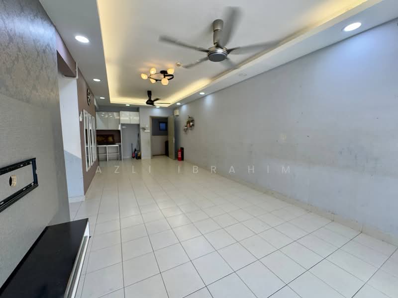 Pangsapuri untuk Dijual di Gapura Bayu - Azli Ibrahim - Living Room - PropertyGuru.com.my