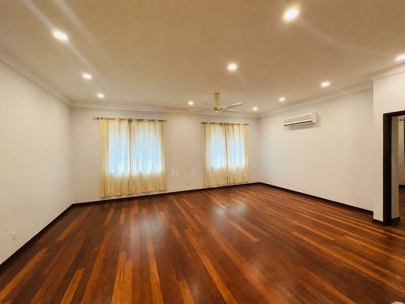 Rumah Bandar untuk Dijual di Bukit Gita Bayu (Seri Kembangan) - Evanslee . - Living Room - PropertyGuru.com.my