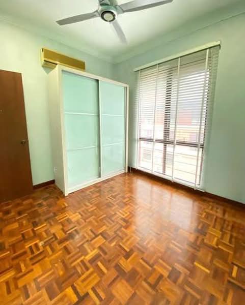 Rumah Bandar untuk Dijual di Bukit Gita Bayu (Seri Kembangan) - Evanslee . - Bedroom - PropertyGuru.com.my