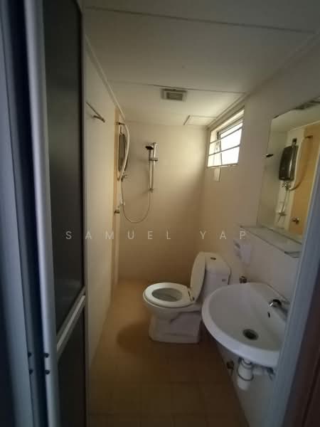 Rumah Bandar untuk Disewa di Batu Caves (Selangor) - Samuel Yap - Bathroom - PropertyGuru.com.my