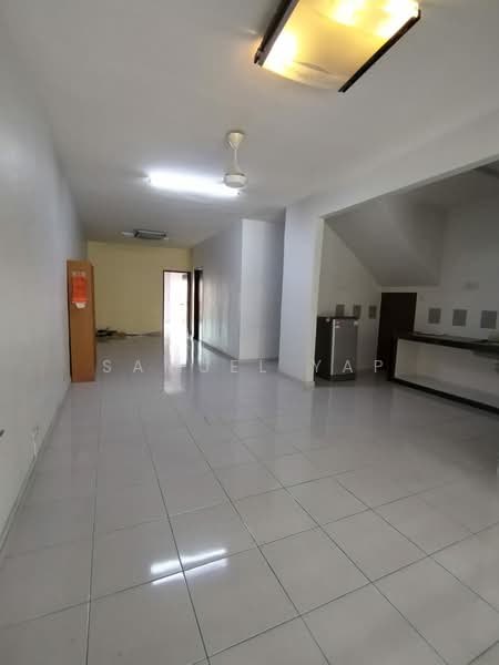 Rumah Bandar untuk Disewa di Batu Caves (Selangor) - Samuel Yap - Living Room - PropertyGuru.com.my