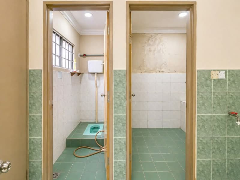 Rumah Teres 2 Tingkat untuk Dijual di Seksyen 13 (Shah Alam) - Hazlin Miswan - Bathroom - PropertyGuru.com.my