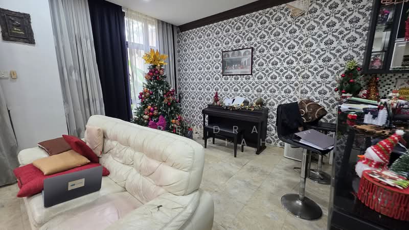 2.5-storey Terraced House for Sale in Pusat Bandar Puchong (Puchong) - Surendran Karapiah - Living Room - PropertyGuru.com.my