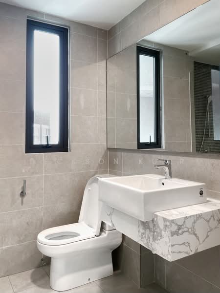 Servis Apartment untuk Disewa di Ooak Serviced Apartments @ Kiara 163 - Deckson Kuar - Bathroom - PropertyGuru.com.my