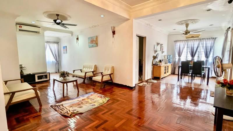 2.5-storey Terraced House for Sale in Seksyen 7 (Shah Alam) - Adzura Zamedin - Living Room - PropertyGuru.com.my