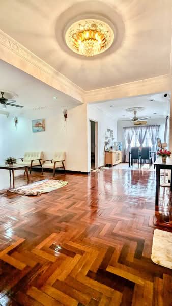 2.5-storey Terraced House for Sale in Seksyen 7 (Shah Alam) - Adzura Zamedin - Living Room - PropertyGuru.com.my
