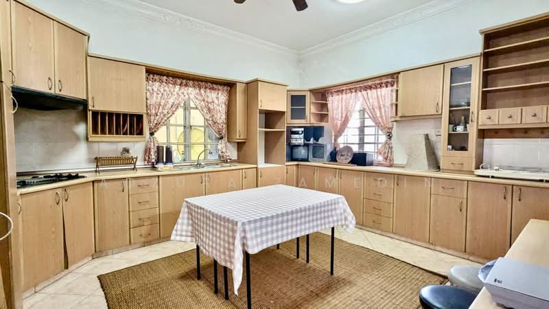 2.5-storey Terraced House for Sale in Seksyen 7 (Shah Alam) - Adzura Zamedin - Kitchen - PropertyGuru.com.my