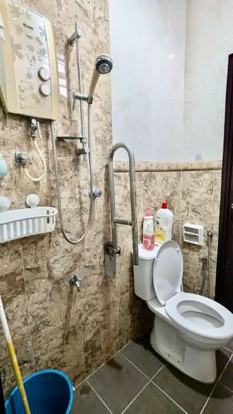 2.5-storey Terraced House for Sale in Seksyen 7 (Shah Alam) - Adzura Zamedin - Bathroom - PropertyGuru.com.my