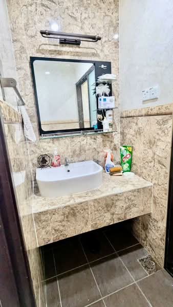 2.5-storey Terraced House for Sale in Seksyen 7 (Shah Alam) - Adzura Zamedin - Bathroom - PropertyGuru.com.my