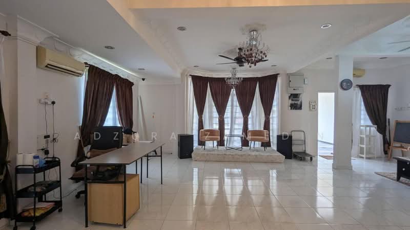 2.5-storey Terraced House for Sale in Seksyen 7 (Shah Alam) - Adzura Zamedin - Living Room - PropertyGuru.com.my