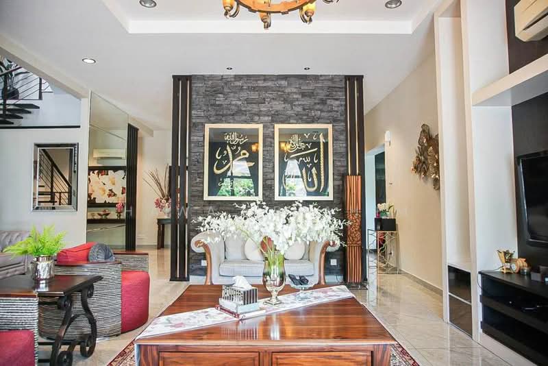 Rumah Banglo untuk Dijual di Kota Kemuning (Shah Alam) - Hawa Ibrahim - Living Room - PropertyGuru.com.my