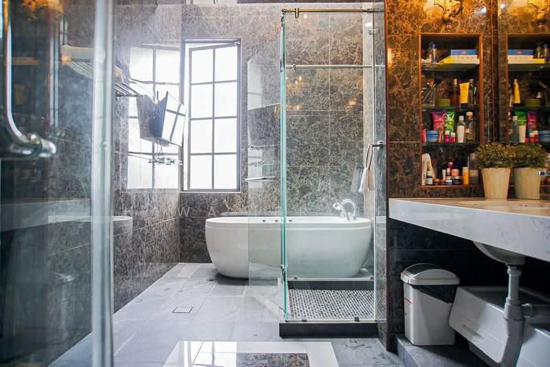 Rumah Banglo untuk Dijual di Kota Kemuning (Shah Alam) - Hawa Ibrahim - Bathroom - PropertyGuru.com.my