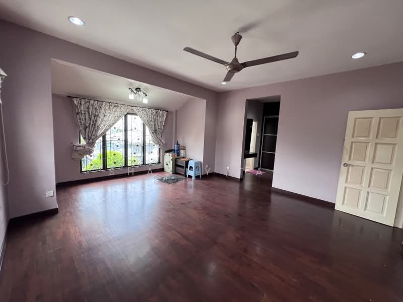 Rumah Berkembar untuk Dijual di Sungai Long (Bandar Sungai Long) - Shanny Tan - Living Room - PropertyGuru.com.my