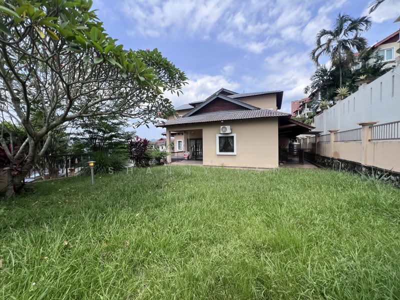 Rumah Berkembar untuk Dijual di Sungai Long (Bandar Sungai Long) - Shanny Tan - Exterior - PropertyGuru.com.my