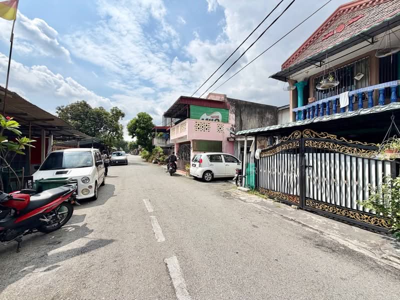 Rumah Teres 2 Tingkat untuk Dijual di Taman Medan (Petaling Jaya) - Izzat Zamros - PropertyGuru.com.my