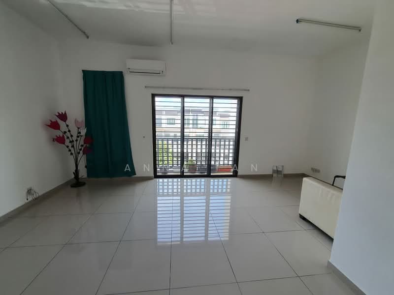 Rumah Teres 2.5 Tingkat untuk Disewa di Setia Alam (Selangor) - Anna Tan - Living Room - PropertyGuru.com.my