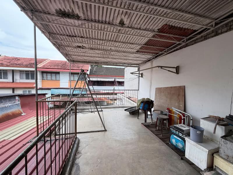 Terraced House for Sale in Island Glades (Jelutong) - Qyan Goh - Balcony - PropertyGuru.com.my
