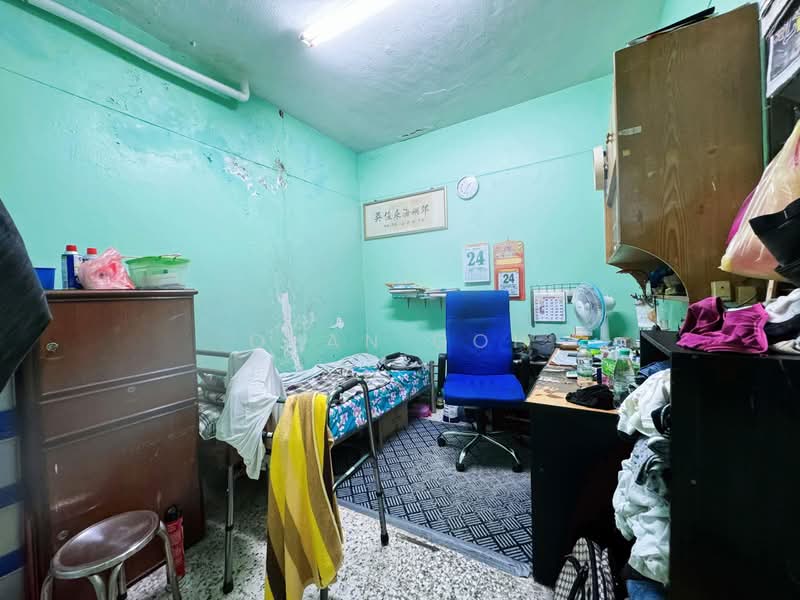 Terraced House for Sale in Island Glades (Jelutong) - Qyan Goh - Bedroom - PropertyGuru.com.my