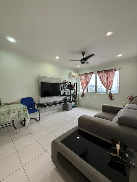 Rumah Flat untuk Disewa di E Garden - Michelle Ch'ng - Living Room - PropertyGuru.com.my