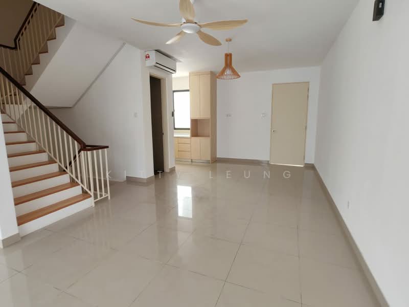 4-storey Terraced House for Rent in Damansara Perdana (Selangor) - Kitty Leung - Living Room - PropertyGuru.com.my