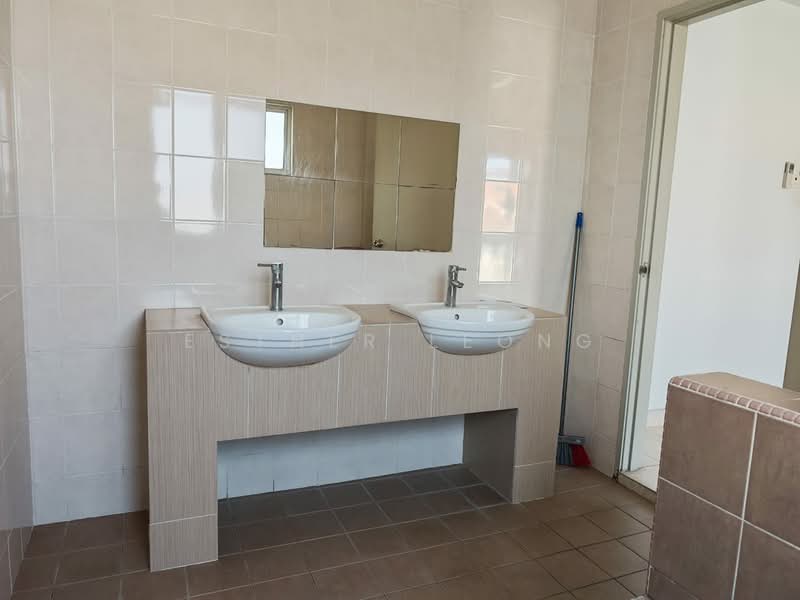 Townhouse for Sale in Kota Kemuning (Shah Alam) - Esther Leong - Bathroom - PropertyGuru.com.my