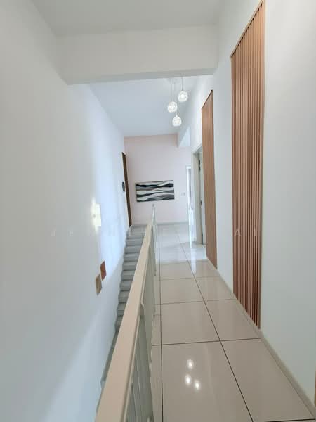 Townhouse for Rent in 16 Sierra (Puchong) - Jennifer Lai - Corridor - PropertyGuru.com.my