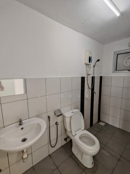 Pangsapuri untuk Disewa di Residensi Razakmas - JS CHUA - Bathroom - PropertyGuru.com.my
