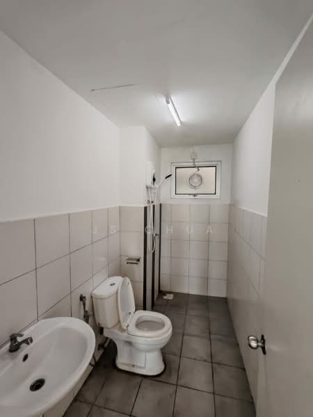 Pangsapuri untuk Disewa di Residensi Razakmas - JS CHUA - Bathroom - PropertyGuru.com.my