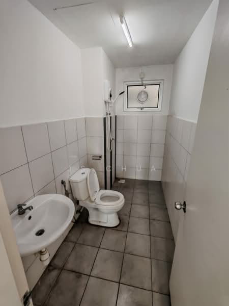 Pangsapuri untuk Disewa di Residensi Razakmas - JS CHUA - Bathroom - PropertyGuru.com.my