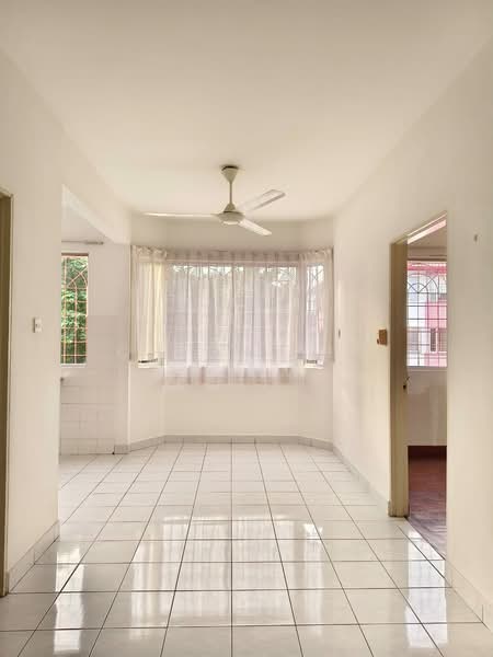 Pangsapuri untuk Dijual di Beverly Hills 5 - Ching Hui Wong - Interior - PropertyGuru.com.my
